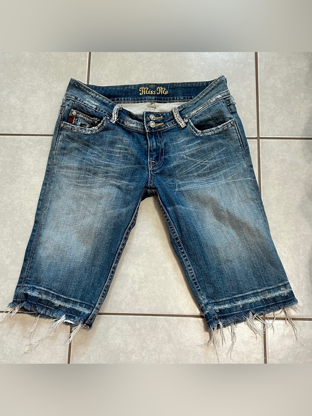 Miss Me medium-wash denim jean shorts